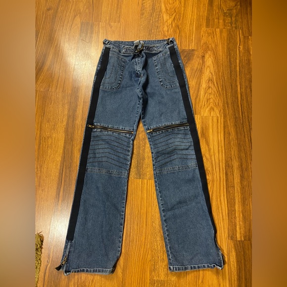 Request Y2k Jeans - Picture 3 of 5